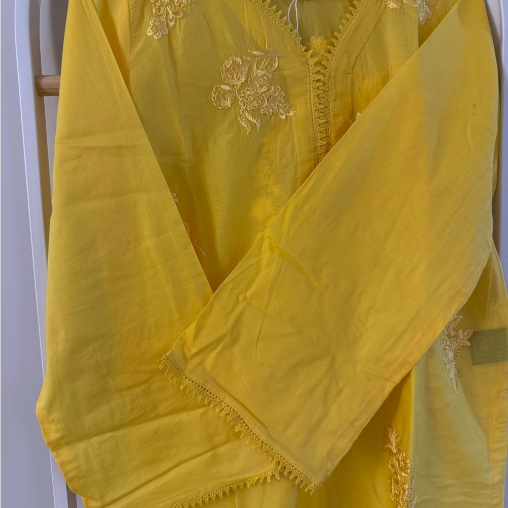Yellow Embroidered Tunic - Picture 4 of 7